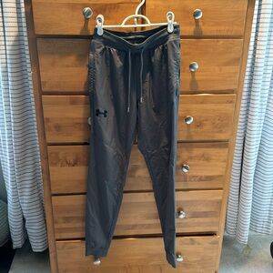 Men’s Under Armour Fitted Joggers size Small